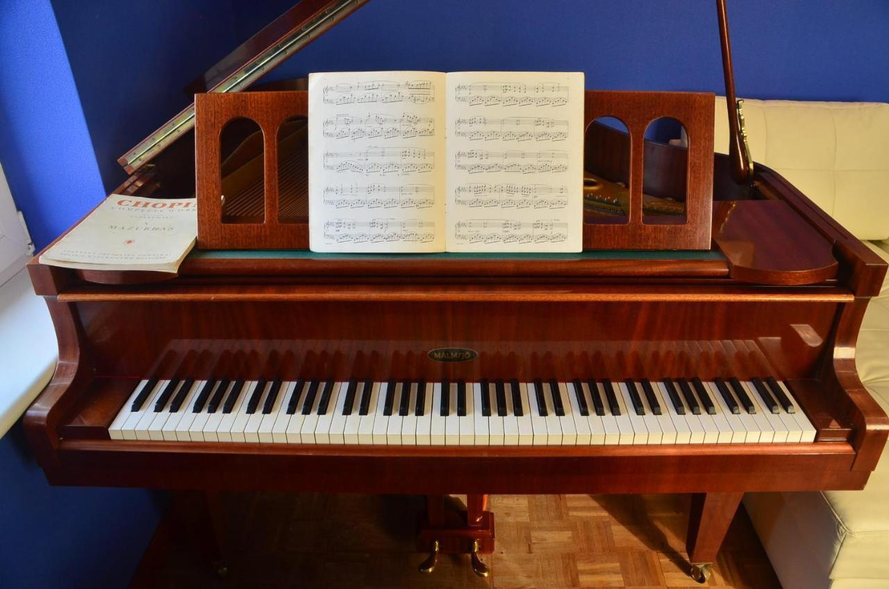 Apartament Dark Amber- 3 Rooms Grand Piano Świnoujście Екстериор снимка